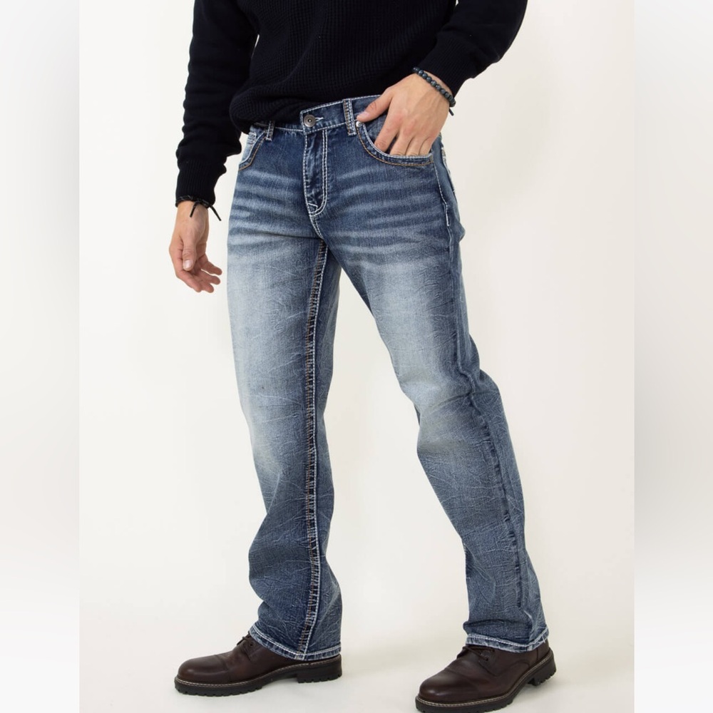 True luck Men's Blue Jeans with pocket detail